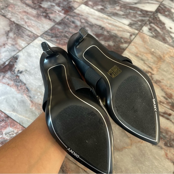 New DKNY Genevive Logo Stiletto Pump Heels Size 8.5 - Picture 10 of 10